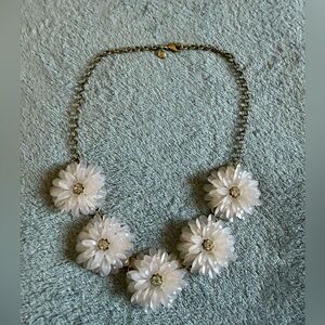 Elegant White Floral Necklace